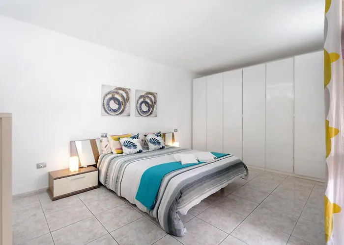 Aaron Beautifull House Апартаменты *