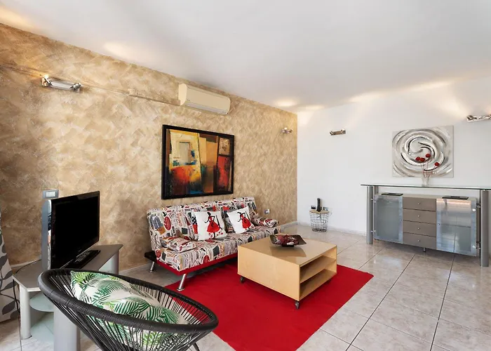 Aaron Beautifull House Арона