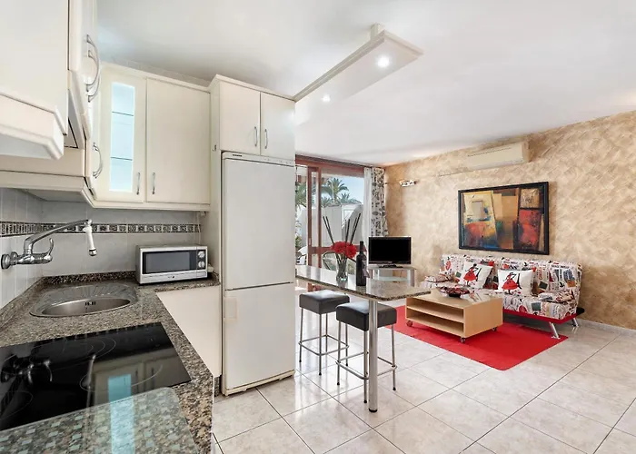 Aaron Beautifull House Апартаменты