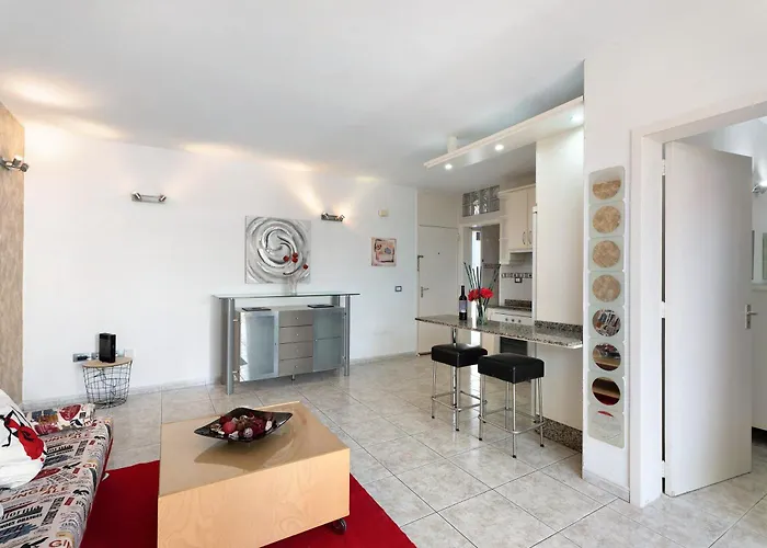 Апартаменты Aaron Beautifull House Арона